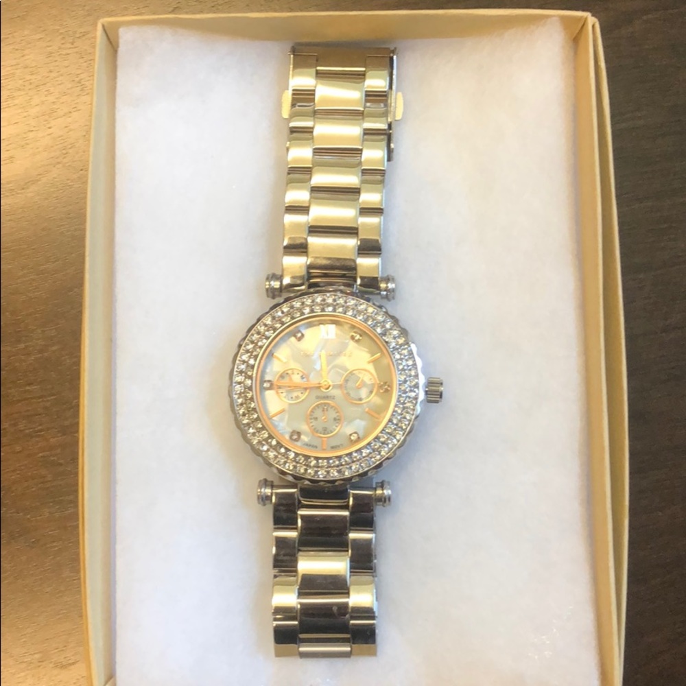 Watch - Picture 2 of 6